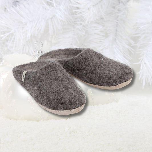 100% handmade slippers in real wool and leather