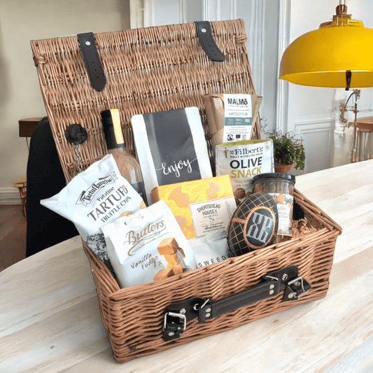 Gift basket with seasonal items (supplied together)