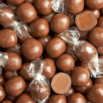 Caramels - in milk chocolate and sea salt