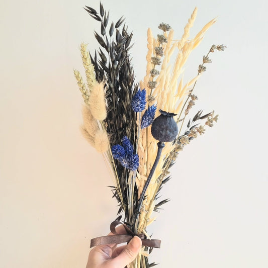 Flower bouquet - black and blue